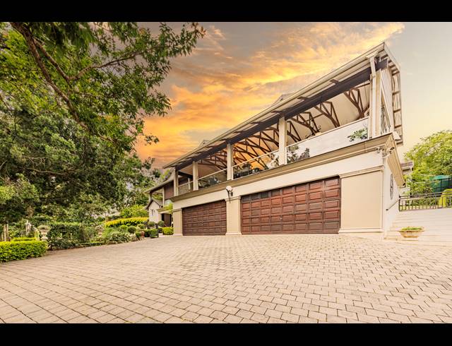 6 BEDROOM FREEHOLD FOR SALE IN COWIES HILL